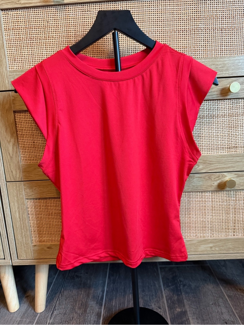 SHEIN Red Cap Sleeve Crewneck Tee